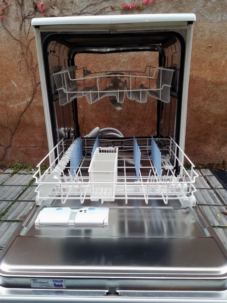 lavavajilla whirlpool 1u